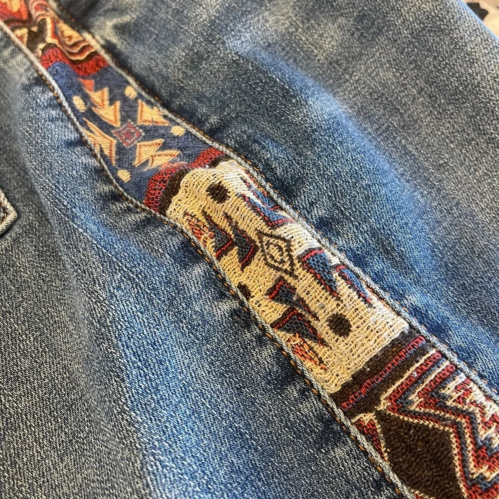 Judy Blue Relaxed Fit Jeans Women’s 9/29 Western Aztec Boho Southwest Embroidery - Picture 9 of 10
